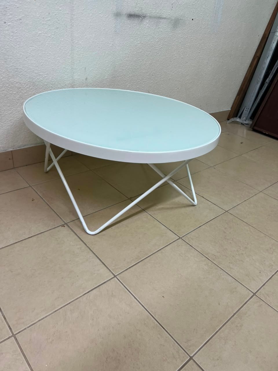 Modern White Round Coffee Table – Minimalist Accent Table with X-Cross Tubular Metal Frame & Sleek Rim - Image 8