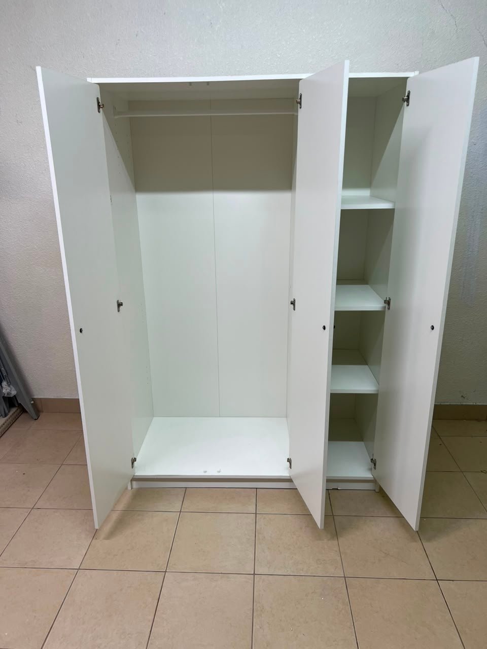 Modern White 3-Door Wardrobe / Closet – Minimalist Bedroom Storage Cabinet with Small Black Knobs & Solid Plinth Base - Image 8