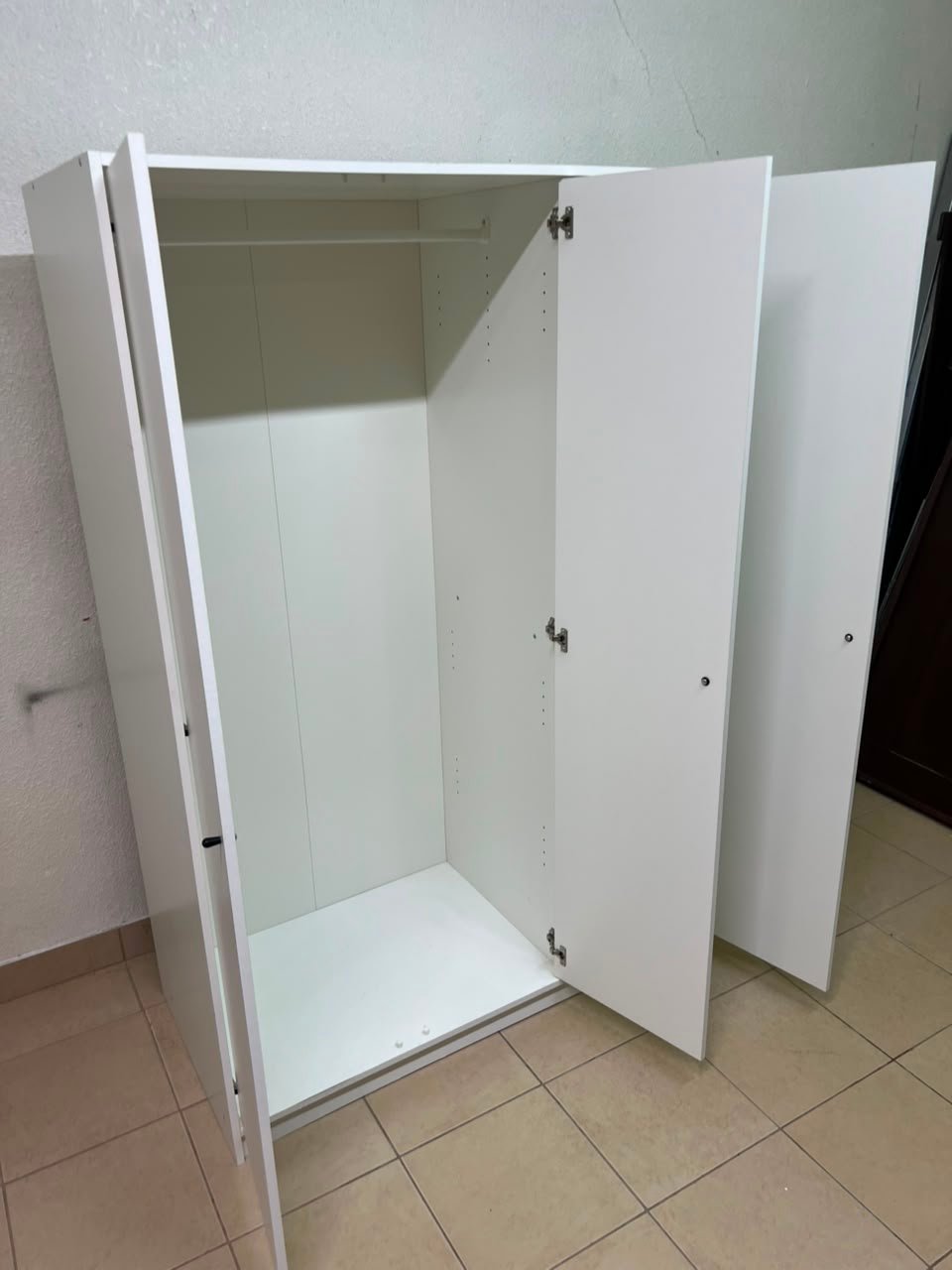 Modern White 3-Door Wardrobe / Closet – Minimalist Bedroom Storage Cabinet with Small Black Knobs & Solid Plinth Base - Image 9