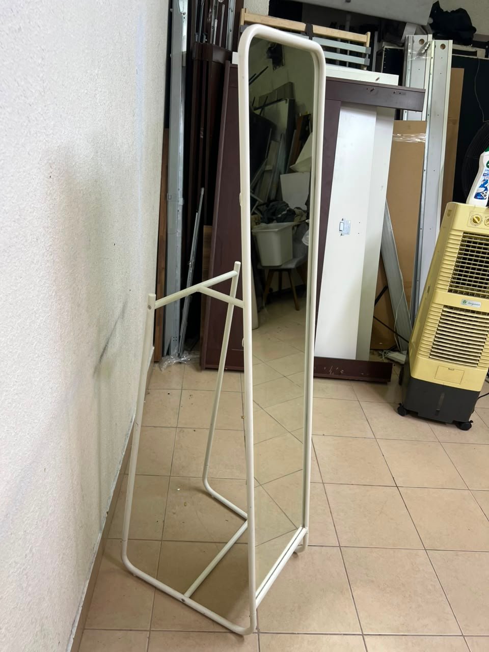 Modern White Freestanding Full-Length Mirror – Rounded Rectangular Floor Mirror with Sleek Tubular Metal Stand - Image 6