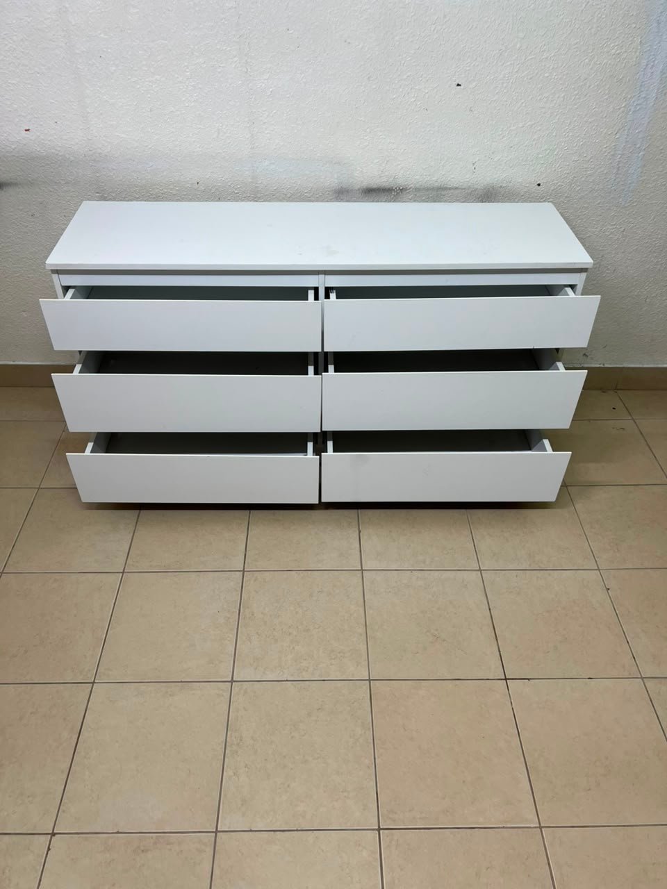 Modern White 6-Drawer Dresser / Chest – Wide Minimalist Storage Cabinet with Handleless Recessed Drawers & Plinth Base - Image 5