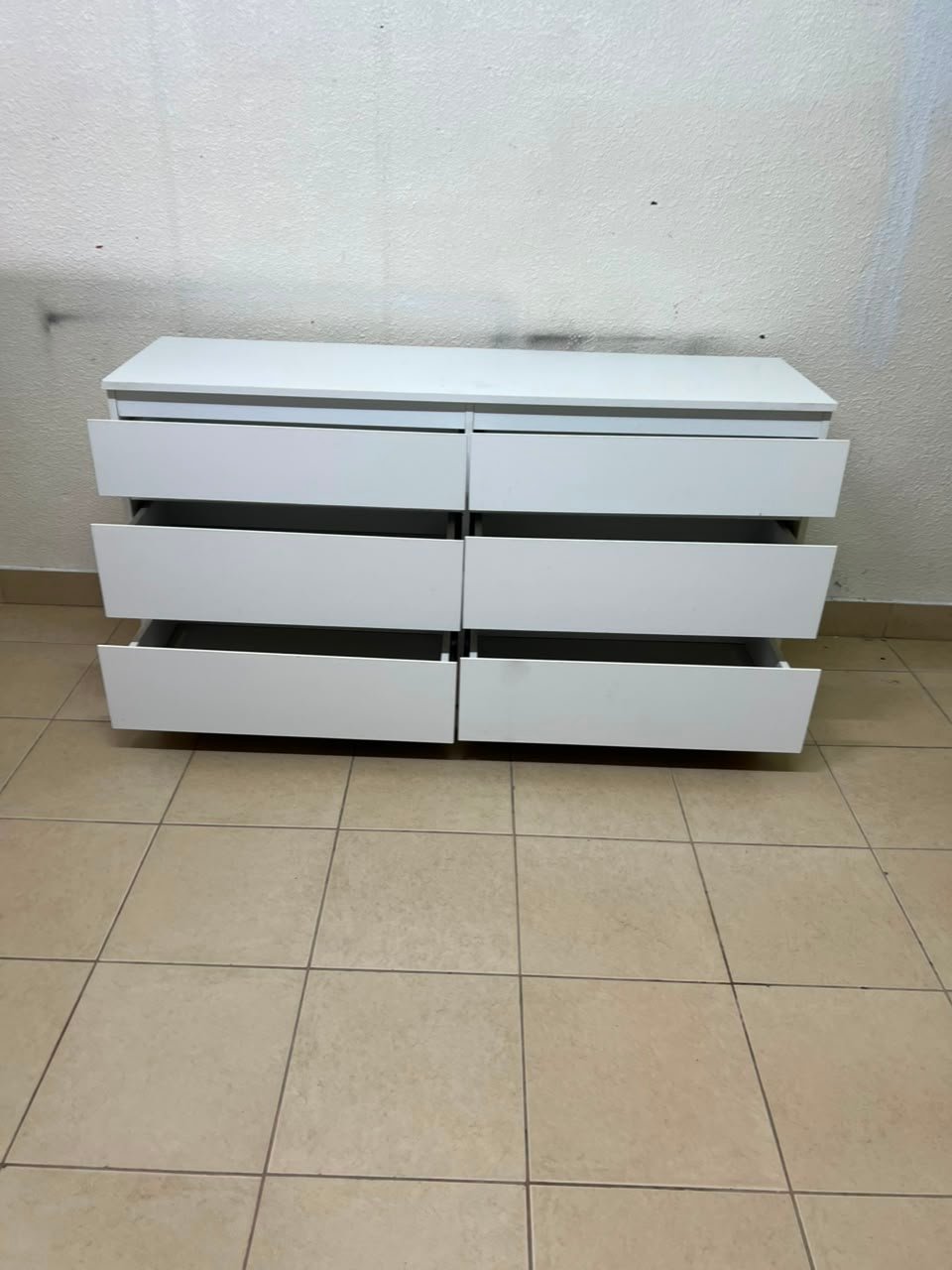 Modern White 6-Drawer Dresser / Chest – Wide Minimalist Storage Cabinet with Handleless Recessed Drawers & Plinth Base - Image 9