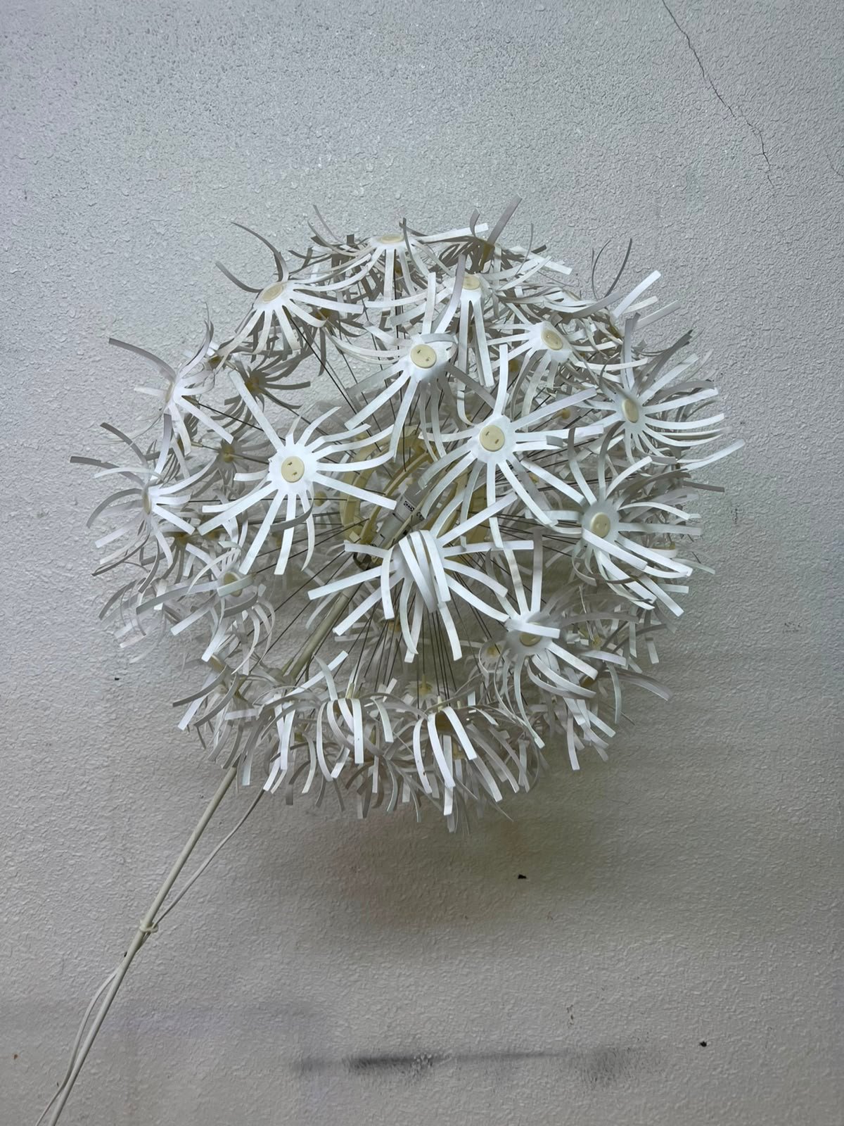 Scandinavian White Dandelion Floral Floor Lamp – IKEA PS MASKROS Style with Petals, Metal Stem & Round Base - Image 4