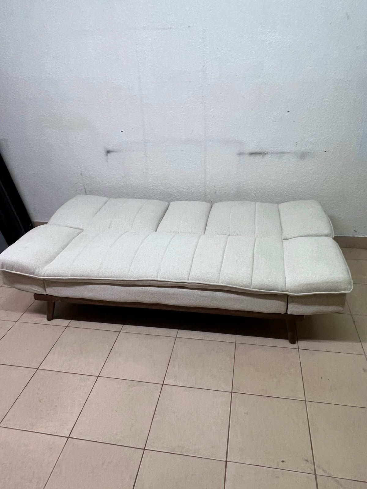 Mid-Century Modern Cream/Off-White Convertible Futon Sofa Bed – Vertical Tufted Backrest, Tapered Wood Legs & Removable Cup Holder Armrests - Image 3