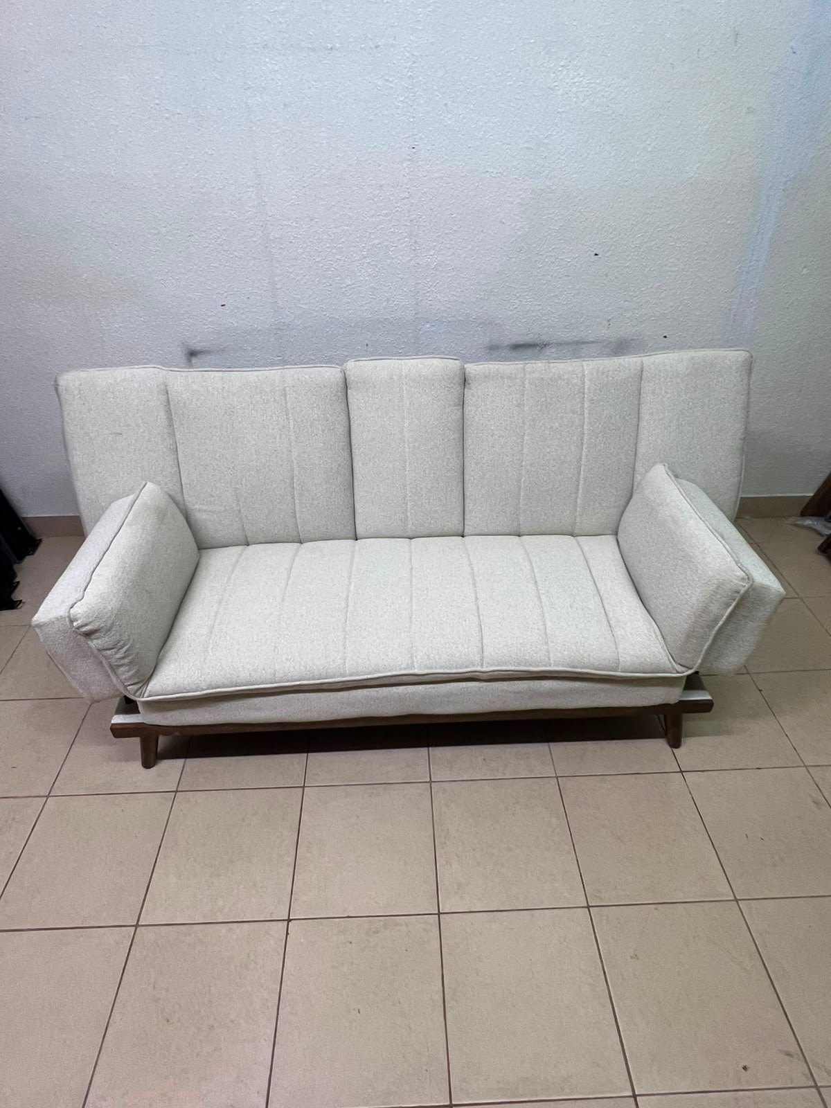 Mid-Century Modern Cream/Off-White Convertible Futon Sofa Bed – Vertical Tufted Backrest, Tapered Wood Legs & Removable Cup Holder Armrests - Image 6