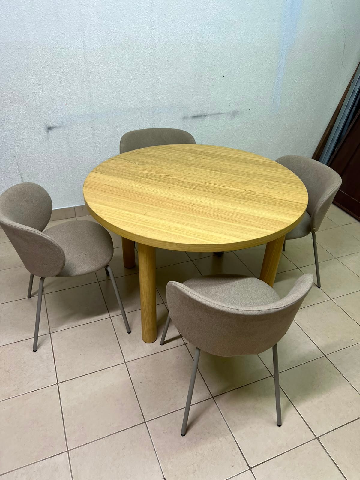5-Piece Modern Scandinavian Dining Set – Round Light Oak Table with Chunky Legs & 4 Taupe/Grey Upholstered Chairs with Metal Legs - Image 2