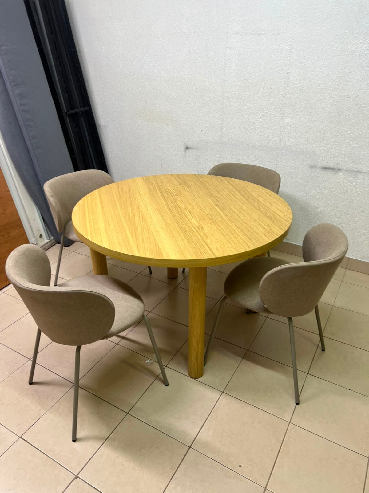 5-Piece Modern Scandinavian Dining Set – Round Light Oak Table with Chunky Legs & 4 Taupe/Grey Upholstered Chairs with Metal Legs - Image 3