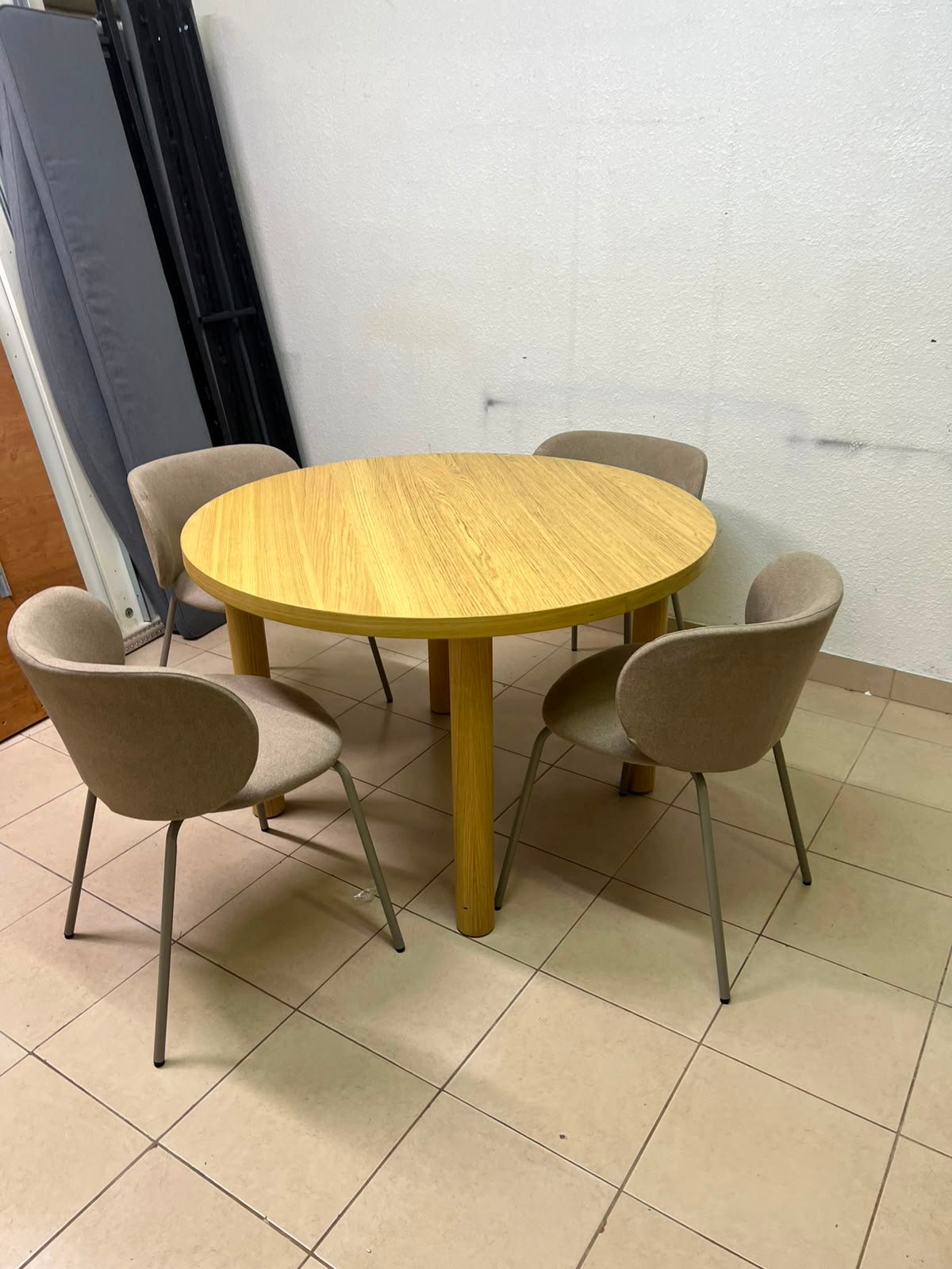 5-Piece Modern Scandinavian Dining Set – Round Light Oak Table with Chunky Legs & 4 Taupe/Grey Upholstered Chairs with Metal Legs - Image 5