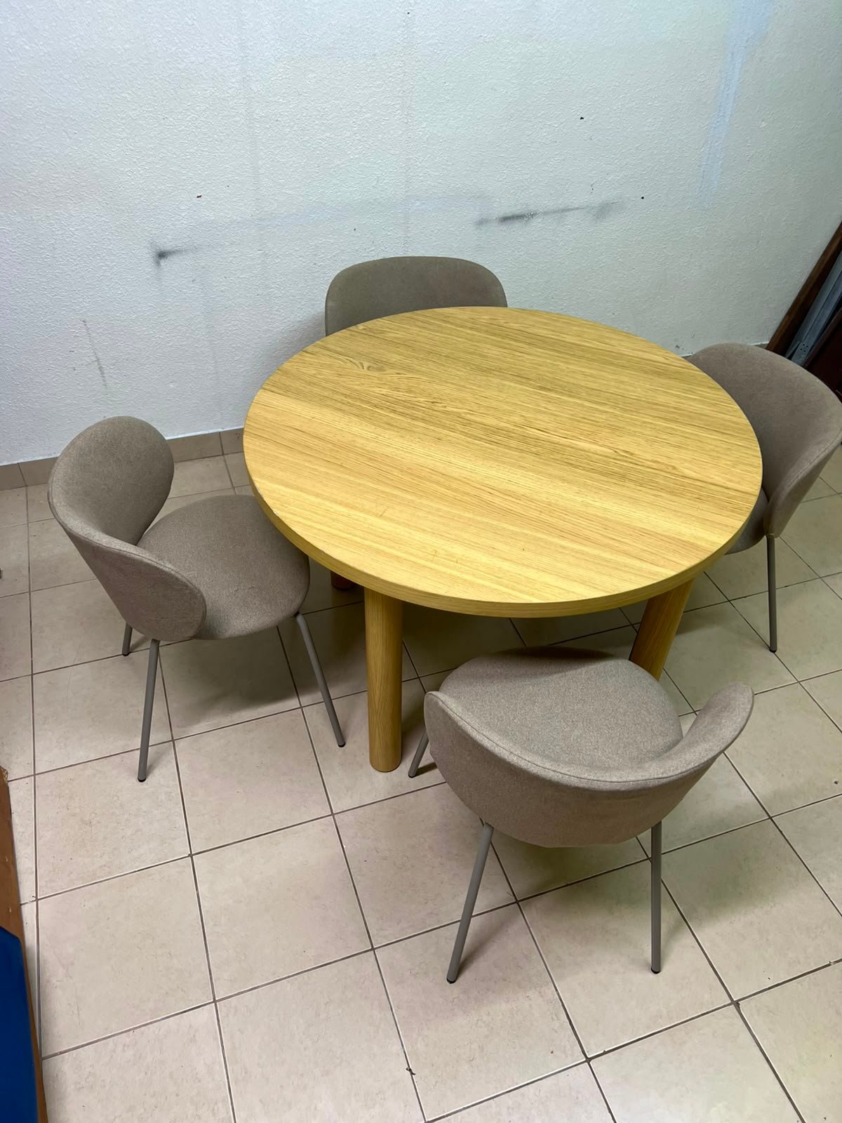 5-Piece Modern Scandinavian Dining Set – Round Light Oak Table with Chunky Legs & 4 Taupe/Grey Upholstered Chairs with Metal Legs - Image 8