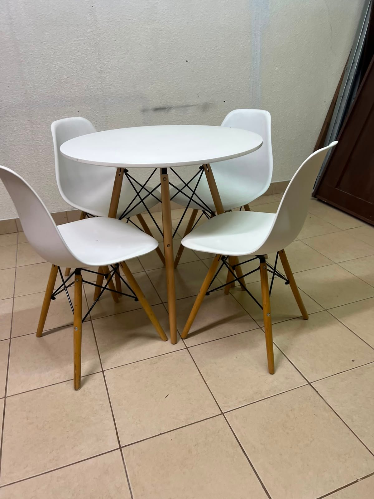 Modern 5-Piece White Dining Set – Round Table with Wood Legs & 4 Mid-Century Molded Chairs with Wood Dowel Legs & Black Metal Eiffel Cross-Bracing - Image 4