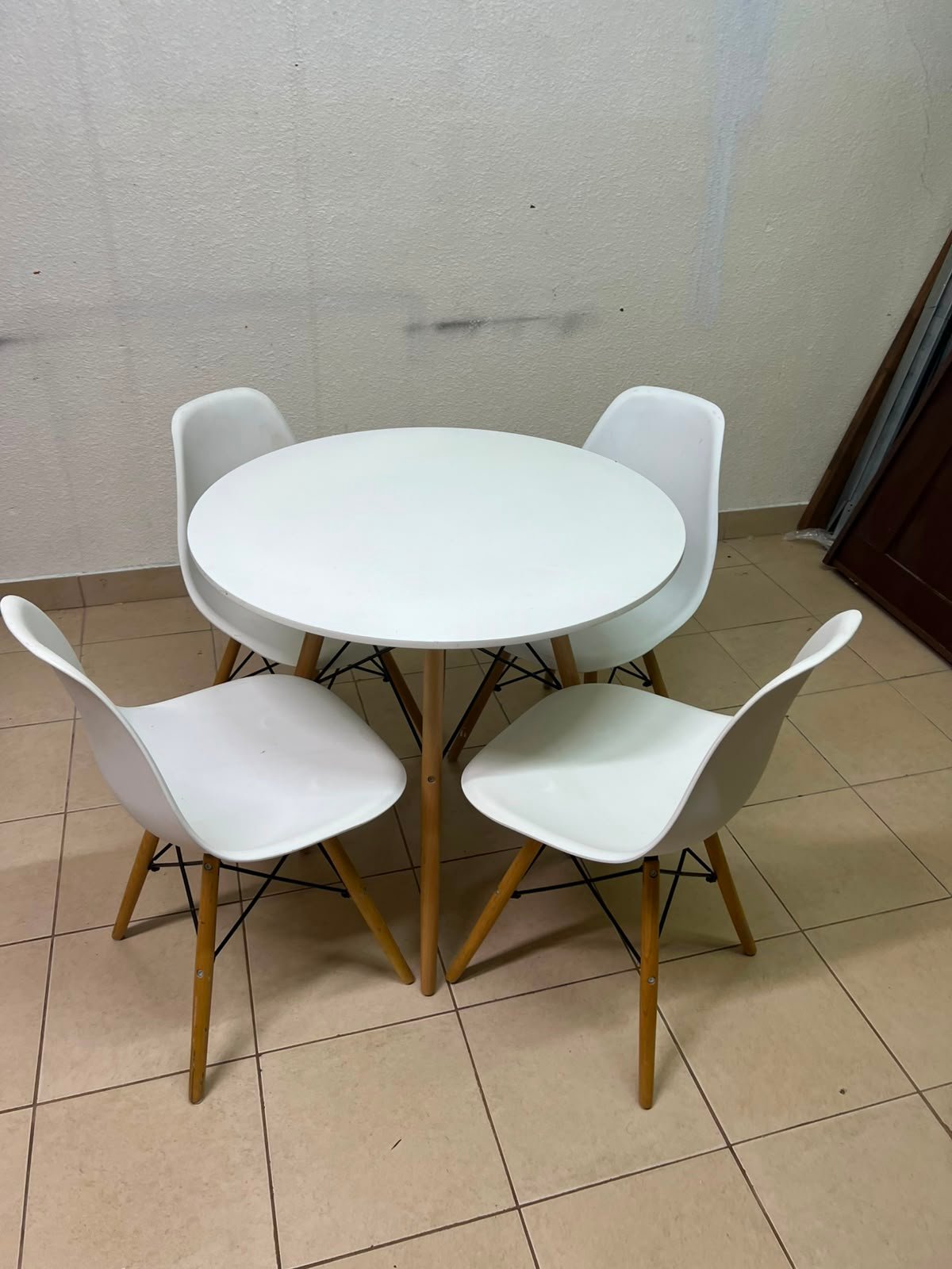 Modern 5-Piece White Dining Set – Round Table with Wood Legs & 4 Mid-Century Molded Chairs with Wood Dowel Legs & Black Metal Eiffel Cross-Bracing - Image 5