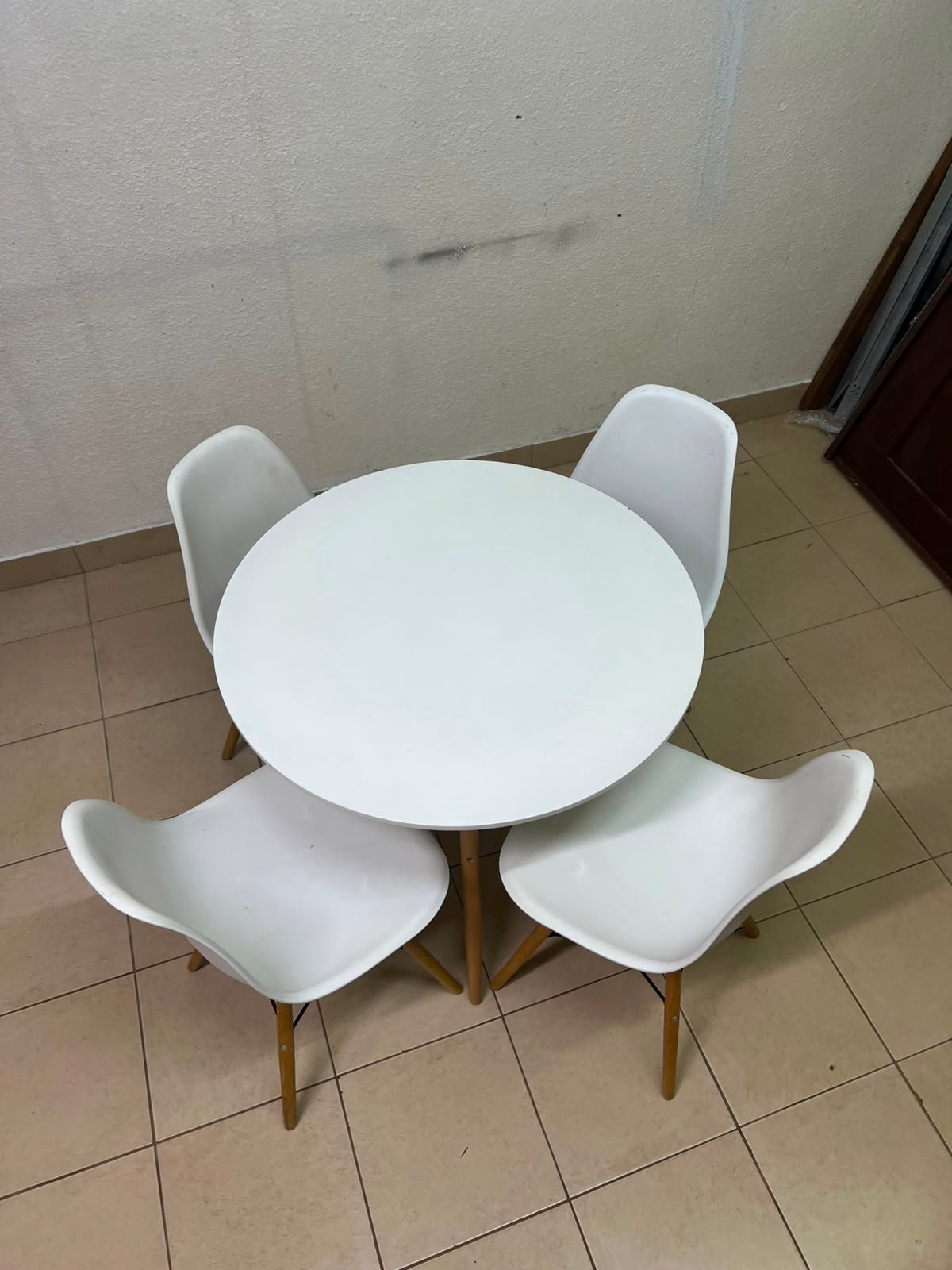 Modern 5-Piece White Dining Set – Round Table with Wood Legs & 4 Mid-Century Molded Chairs with Wood Dowel Legs & Black Metal Eiffel Cross-Bracing - Image 10