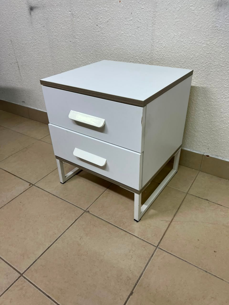 Modern White 2-Drawer Nightstand with Grey Wood-Grain Accents – Bedside Table with Chunky White Handles & Angled Metal Legs - Image 2