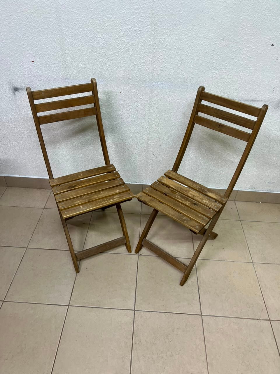 Set of 2 Classic Wooden Folding Chairs – Natural Brown Finish with Slatted Seat & Backrest for Indoor/Outdoor Use