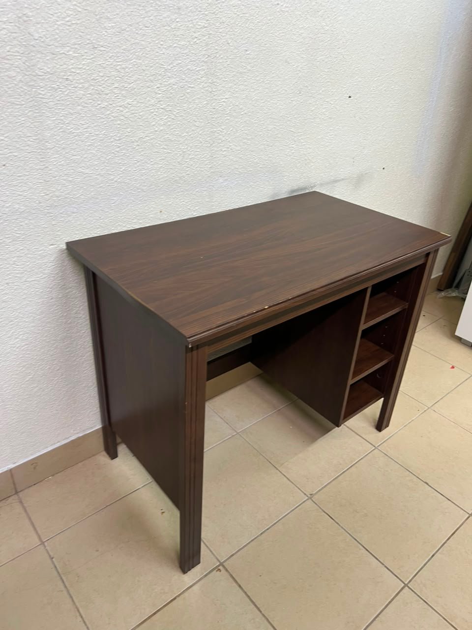 Compact Dark Brown Wooden Writing Desk / Study Table with Attached 3-Tier Side Bookshelf – Space-Saving Home Office Workstation with Storage Shelves - Image 10