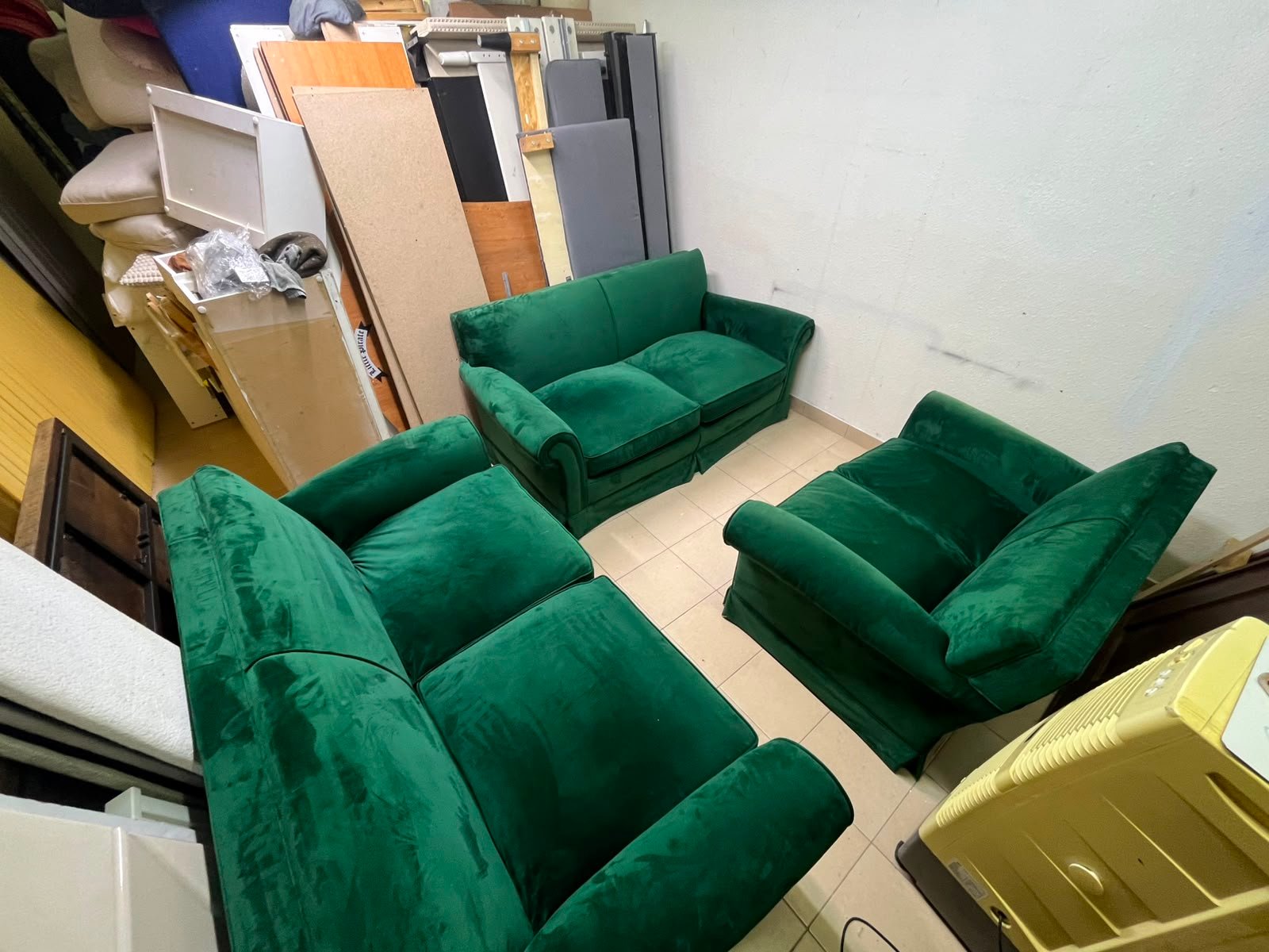 Classic Emerald Green Velvet Sofa Set – 3-Piece Living Room Suite with 2-Seater, Armchair & Loveseat, Plush Rolled Arms - Image 5