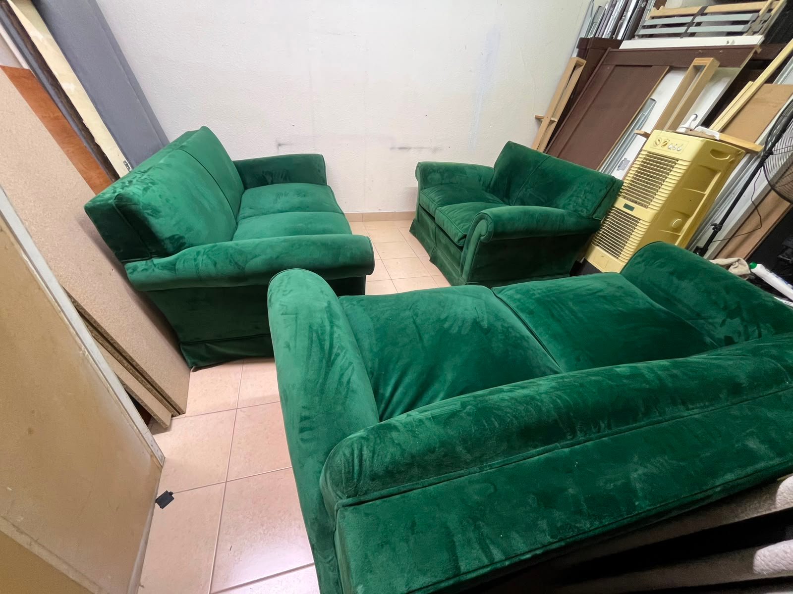 Classic Emerald Green Velvet Sofa Set – 3-Piece Living Room Suite with 2-Seater, Armchair & Loveseat, Plush Rolled Arms - Image 6