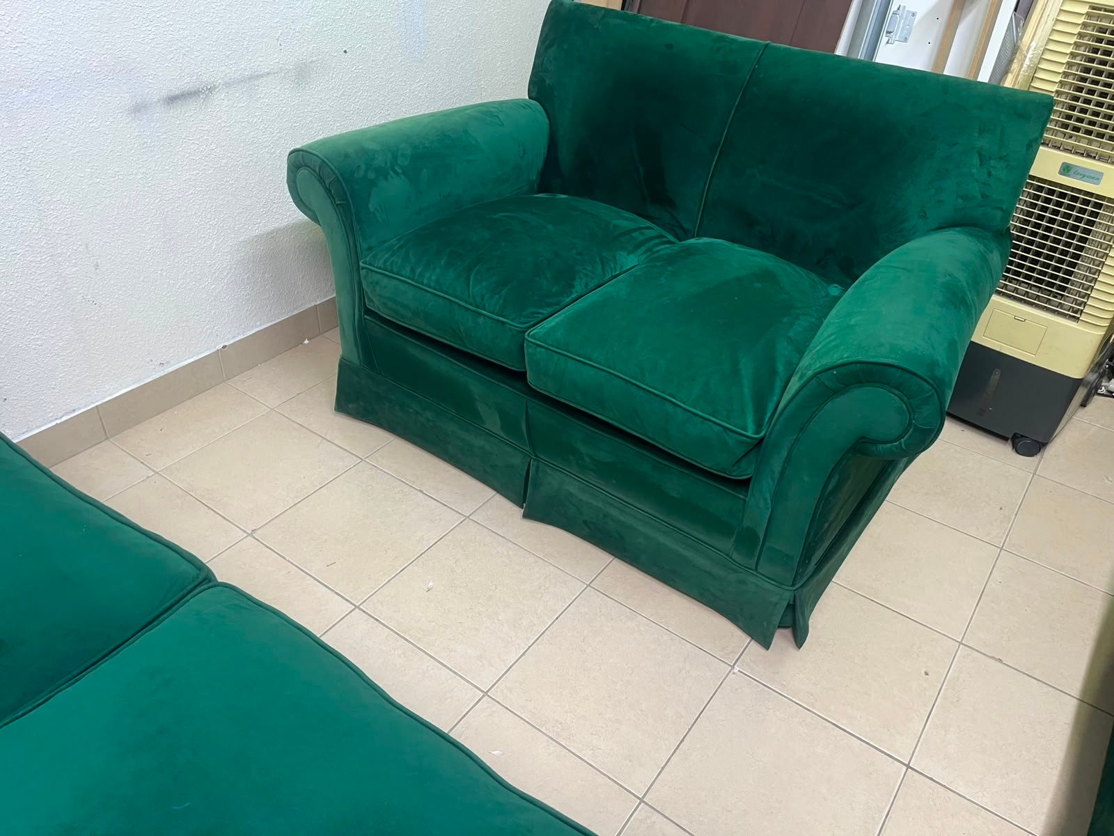 Classic Emerald Green Velvet Sofa Set – 3-Piece Living Room Suite with 2-Seater, Armchair & Loveseat, Plush Rolled Arms - Image 9