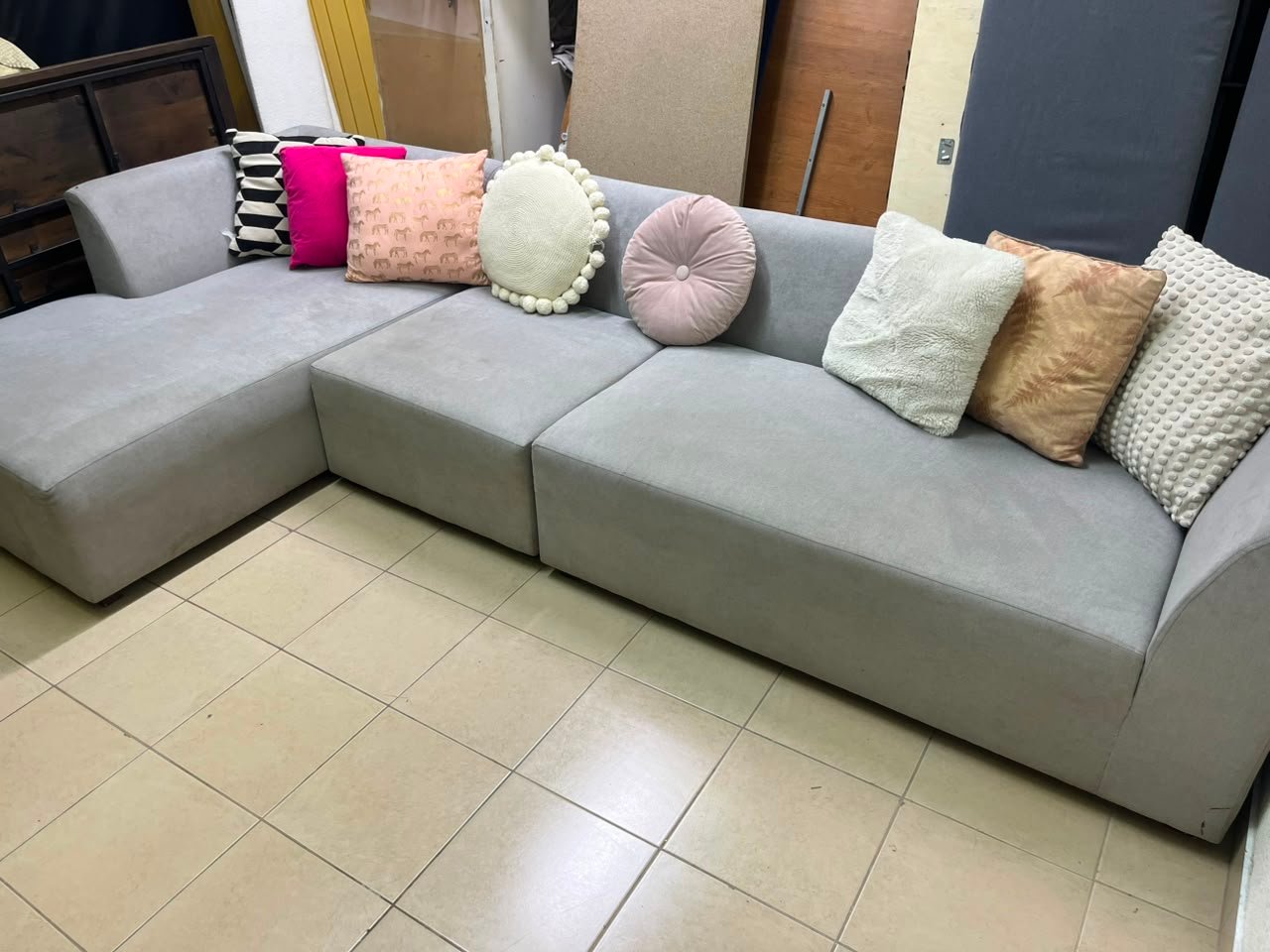 Modern Grey Modular L-Shaped Sectional Sofa – Fabric Couch with Chaise Lounge, Deep Seating & Clean Minimalist Lines - Image 4