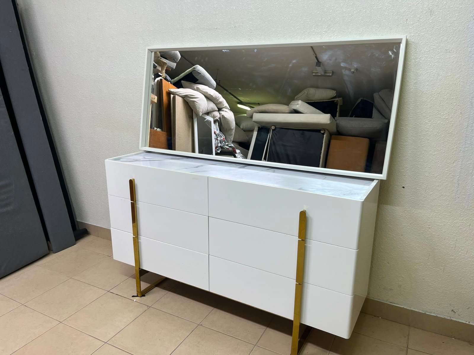 Modern White Dresser with Mirror & Gold Legs – Minimalist 3-Drawer Chest with Sleek Gold Handles for Bedroom & Vanity - Image 2