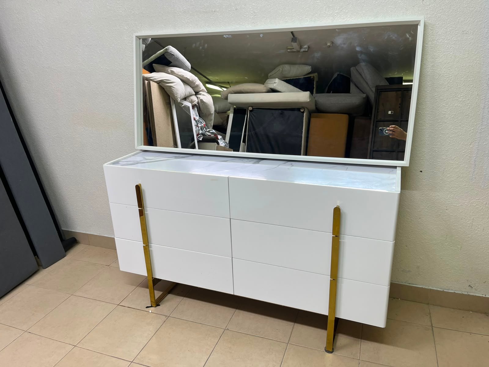 Modern White Dresser with Mirror & Gold Legs – Minimalist 3-Drawer Chest with Sleek Gold Handles for Bedroom & Vanity - Image 3