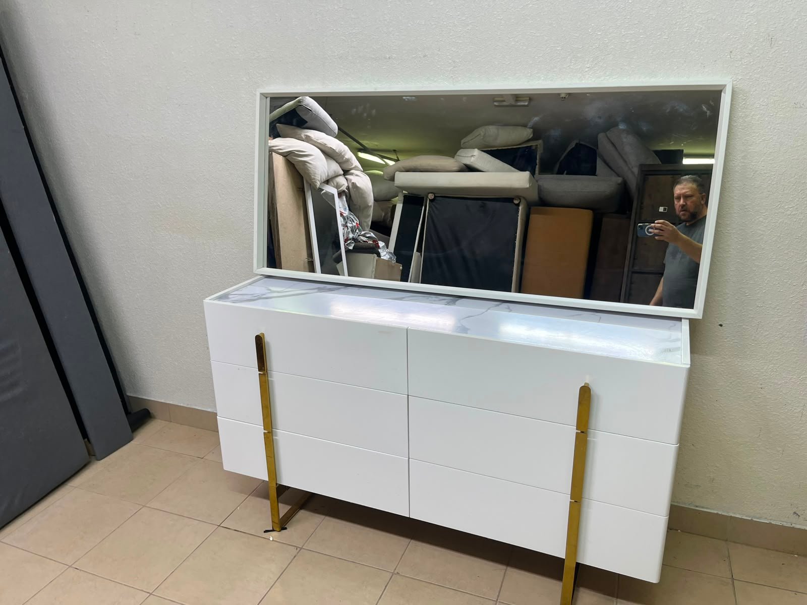 Modern White Dresser with Mirror & Gold Legs – Minimalist 3-Drawer Chest with Sleek Gold Handles for Bedroom & Vanity - Image 5