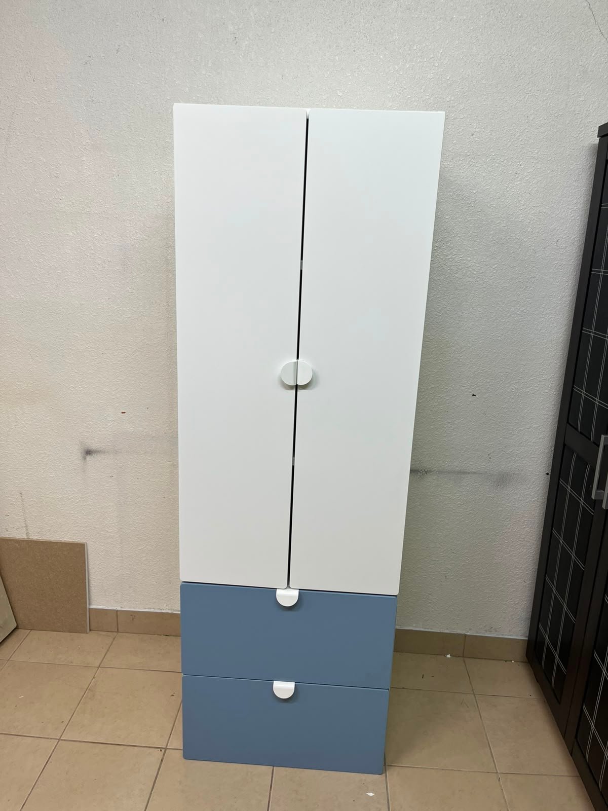 Modern Two-Tone Wardrobe / Closet – White Double-Door Cabinet with Blue Bottom Drawers & Sleek Semi-Circle Handles - Image 4