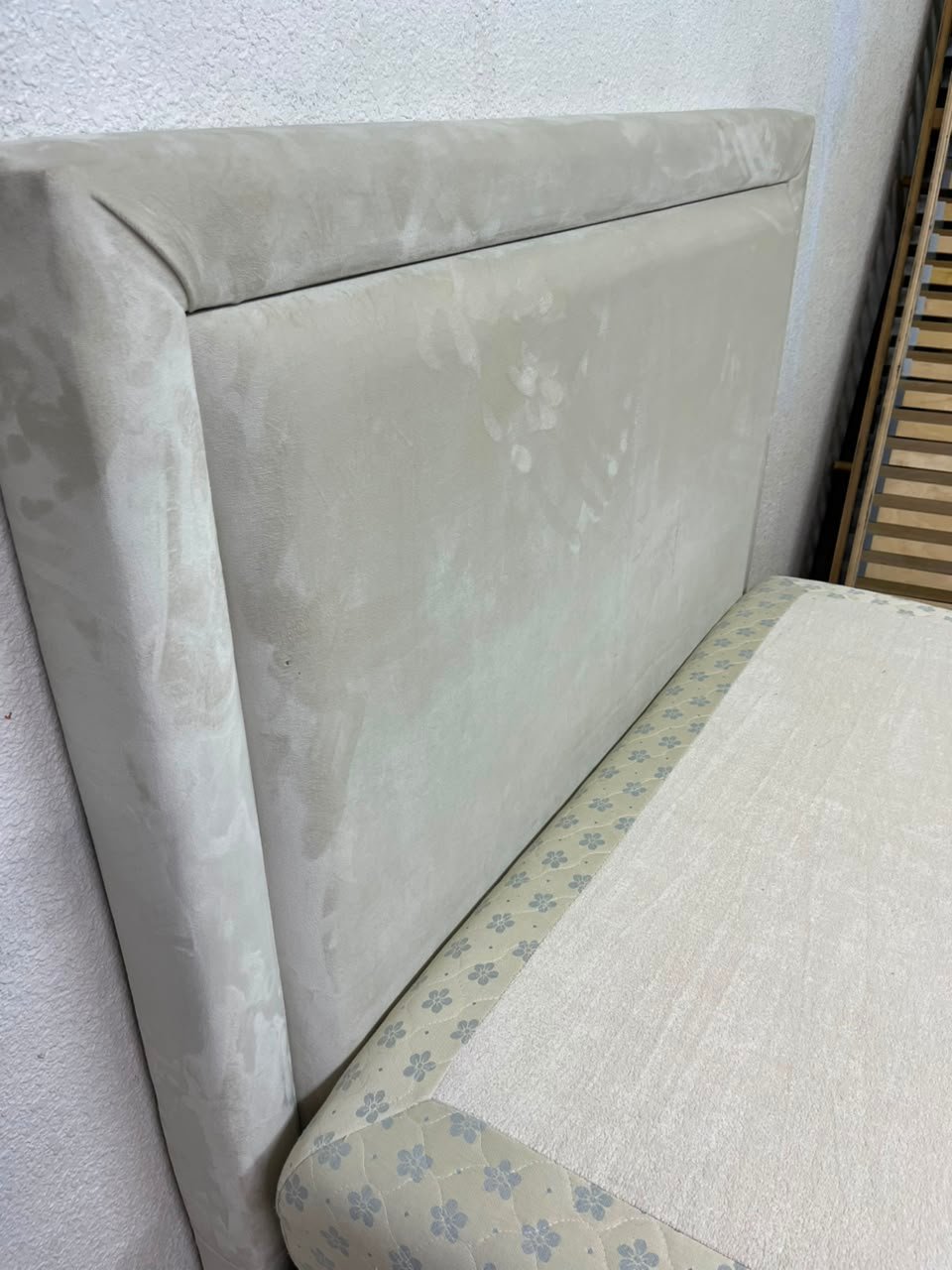 Classic Single Bed Frame with Cream Upholstered Headboard & Floral Quilted Mattress – Solid Bedroom Set with Divan Base - Image 16