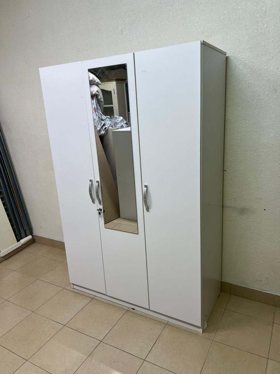 This is a white three-door wardrobe with a mirror in the middle, which looks similar to the "Kulltorp" model from Home Box. - Image 11