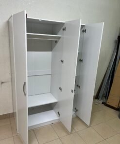 This is a white three-door wardrobe with a mirror in the middle, which looks similar to the "Kulltorp" model from Home Box. - Image 3
