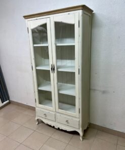 An antique-style display cabinet (vitrine) with two glass doors and an ivory frame with a wooden top. - Image 4
