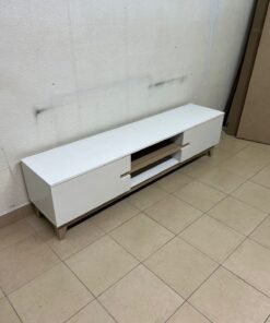 This is a modern TV table with a white design and medium-sized wooden shelves with low legs. - Image 6