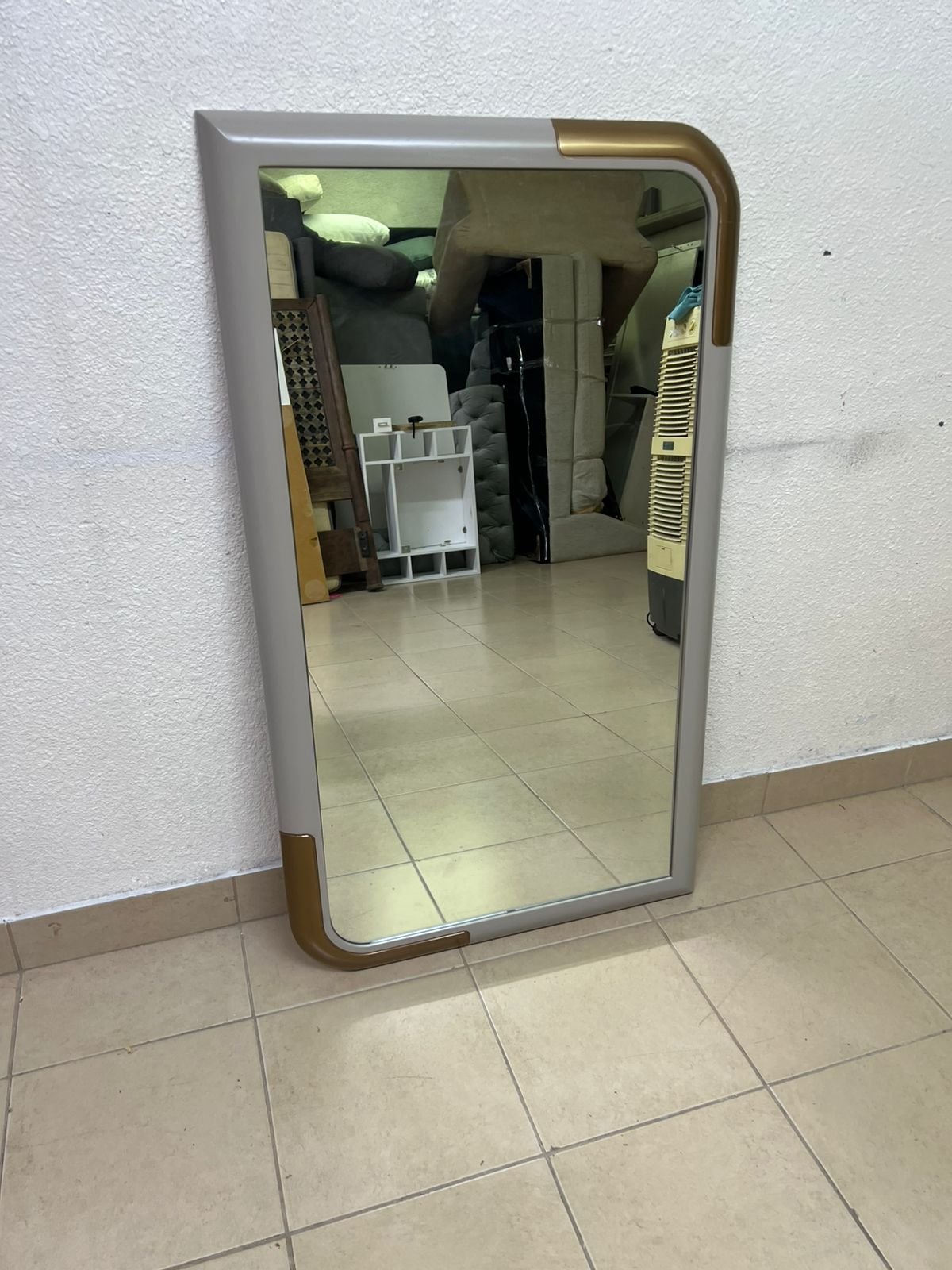 Modern Grey & Gold Framed Mirror – Contemporary Rounded Rectangular Mirror with Gold Corner Accents for Living Room & Bedroom - Image 2