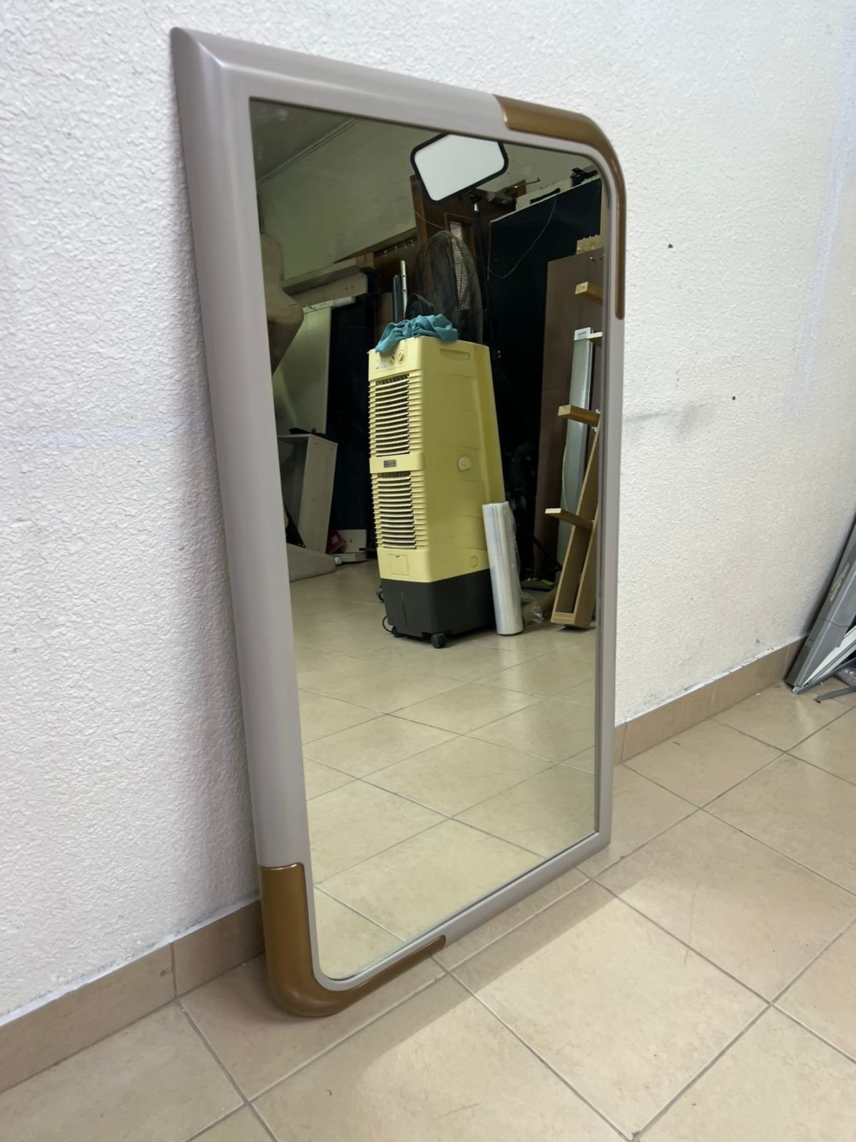 Modern Grey & Gold Framed Mirror – Contemporary Rounded Rectangular Mirror with Gold Corner Accents for Living Room & Bedroom - Image 5
