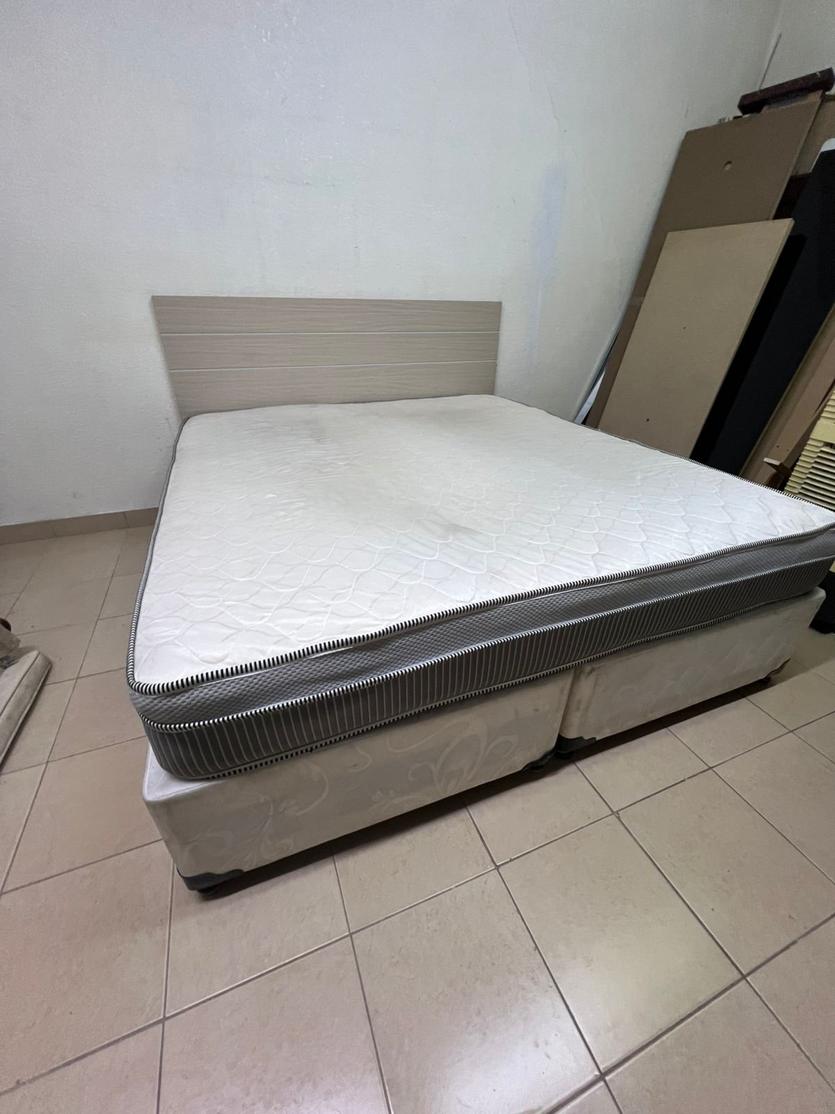 Modern Light Wood Bed Frame with Headboard & White Quilted Mattress – Complete Divan Bed Set with Grey Base for Bedroom & Guest Room - Image 3