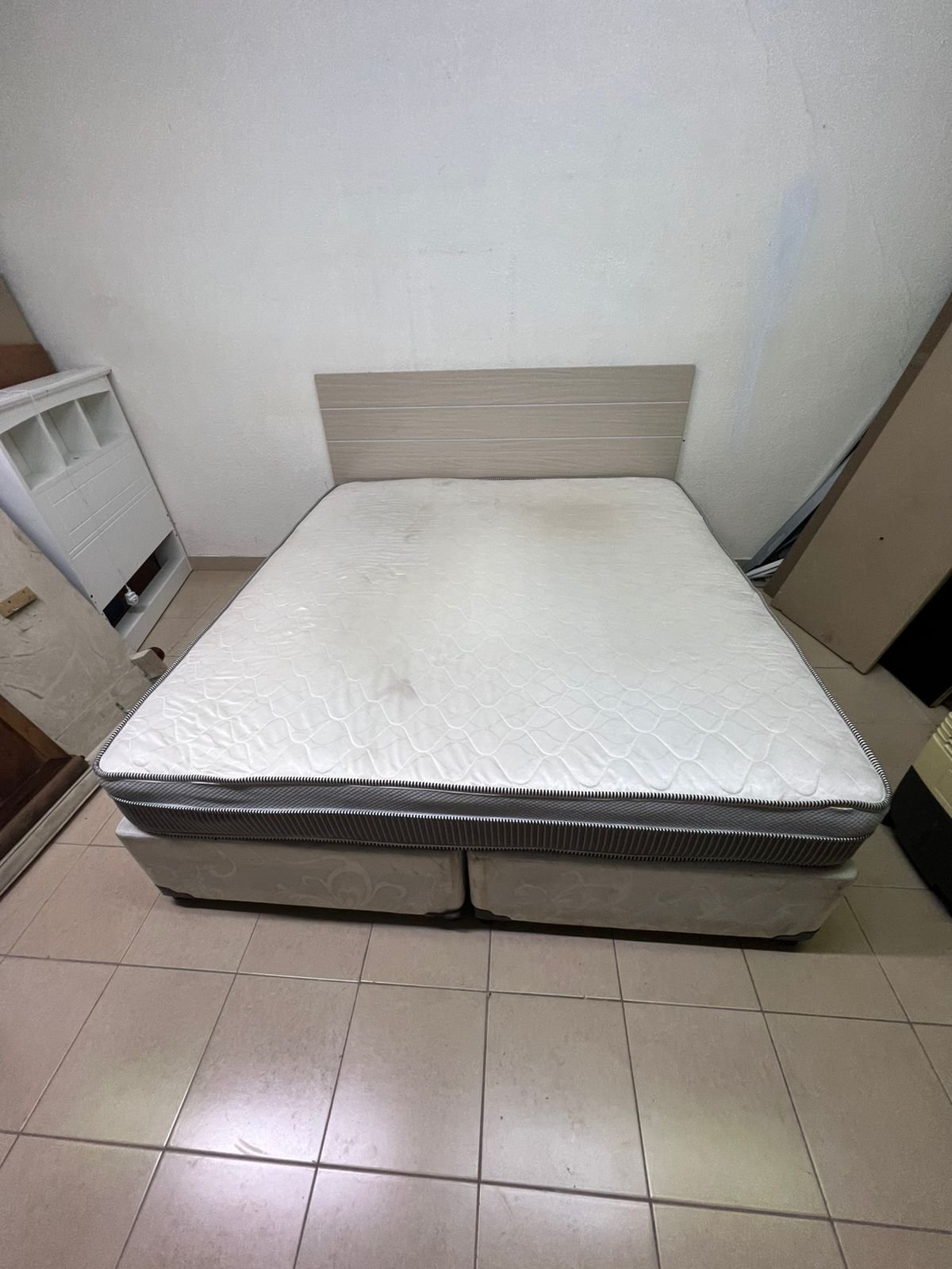 Modern Light Wood Bed Frame with Headboard & White Quilted Mattress – Complete Divan Bed Set with Grey Base for Bedroom & Guest Room - Image 7