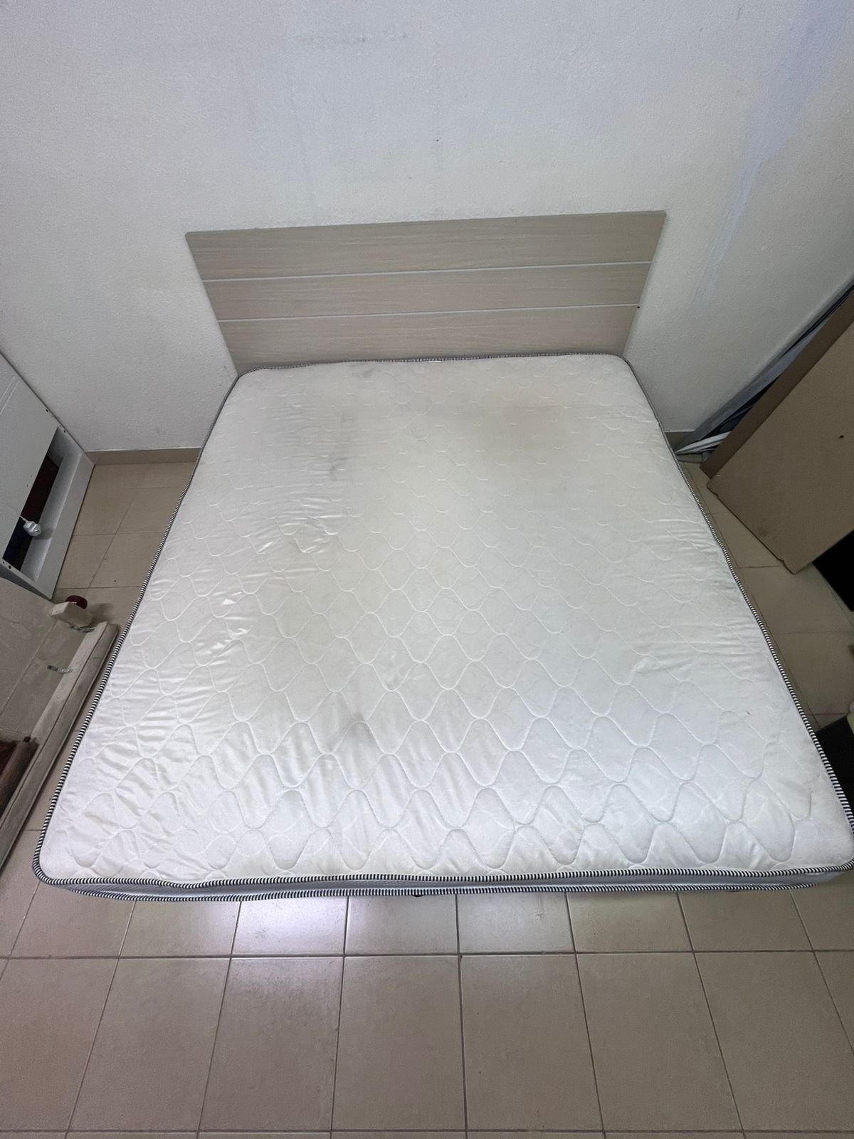Modern Light Wood Bed Frame with Headboard & White Quilted Mattress – Complete Divan Bed Set with Grey Base for Bedroom & Guest Room - Image 8