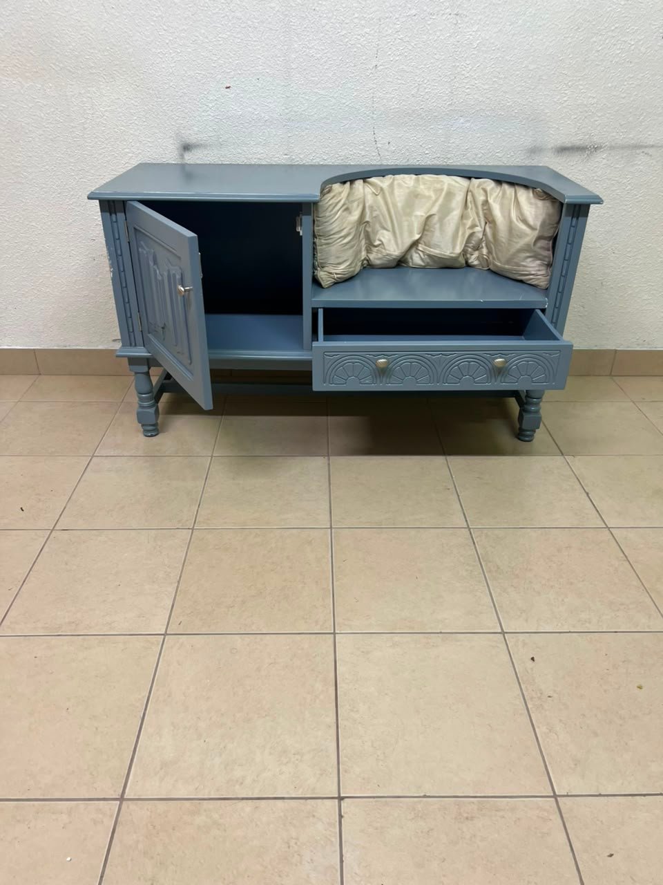 Classic Vintage Blue Storage Bench / Entryway Seat – Antique Style with Ornate Cabinet, Carved Drawer & Cream Cushion - Image 5