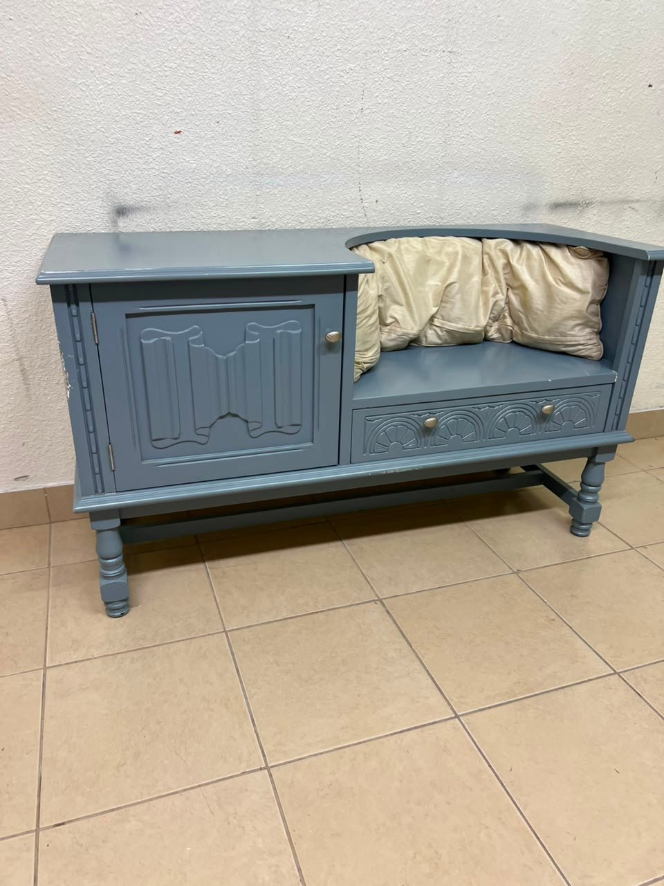Classic Vintage Blue Storage Bench / Entryway Seat – Antique Style with Ornate Cabinet, Carved Drawer & Cream Cushion - Image 9