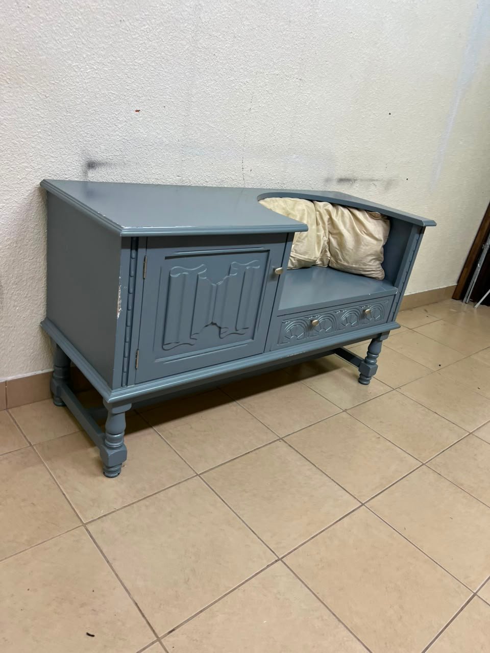 Classic Vintage Blue Storage Bench / Entryway Seat – Antique Style with Ornate Cabinet, Carved Drawer & Cream Cushion - Image 12