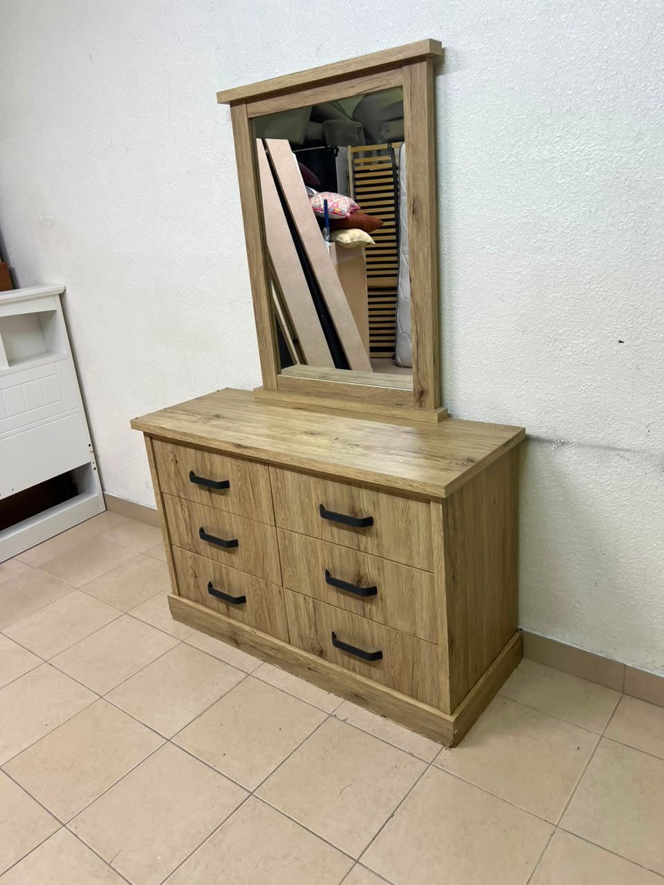 Modern Light Oak Dresser with Mirror – Rustic Wood 5-Drawer Chest with Black Metal Handles & Matching Frame for Bedroom & Vanity - Image 10