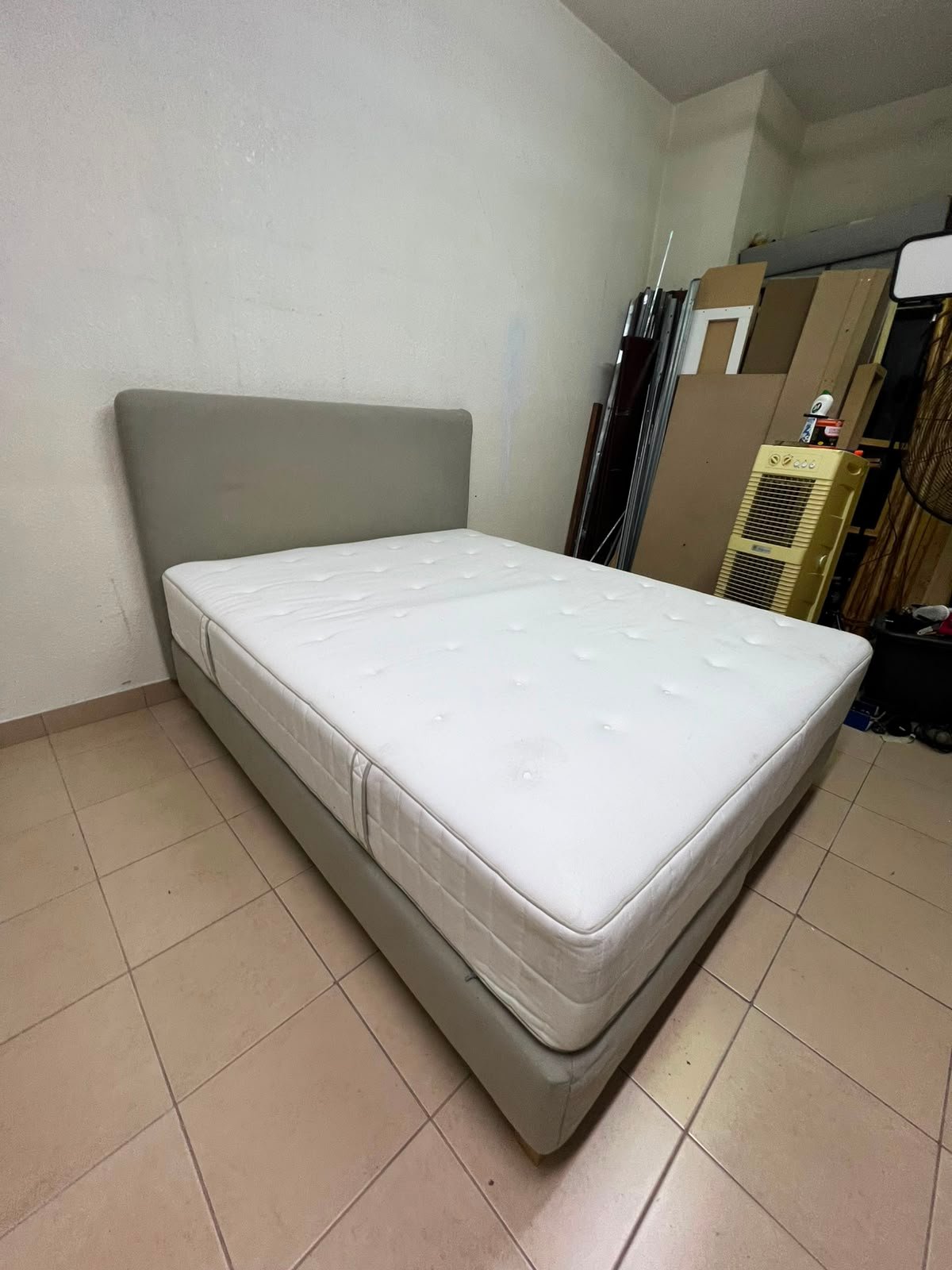 Modern Grey & White Divan Bed Set – Upholstered Headboard, Tufted White Mattress & Matching Grey Base for Bedroom & Guest Room - Image 2