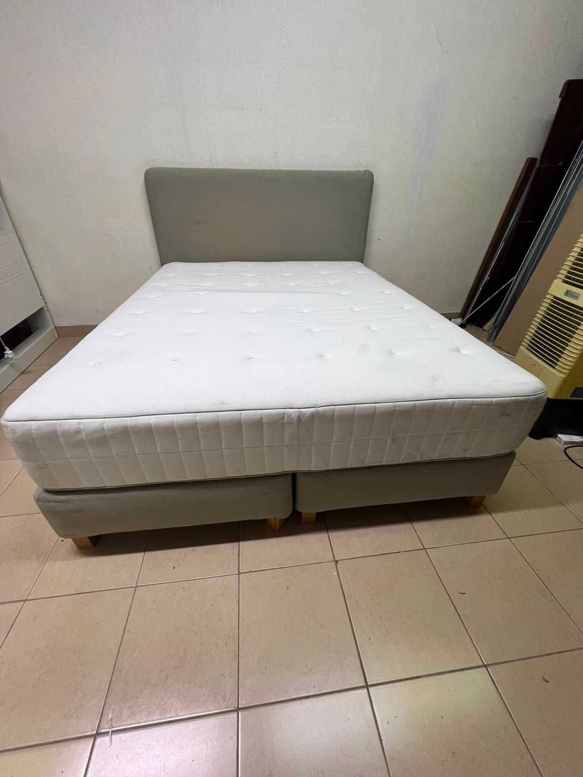 Modern Grey & White Divan Bed Set – Upholstered Headboard, Tufted White Mattress & Matching Grey Base for Bedroom & Guest Room - Image 4