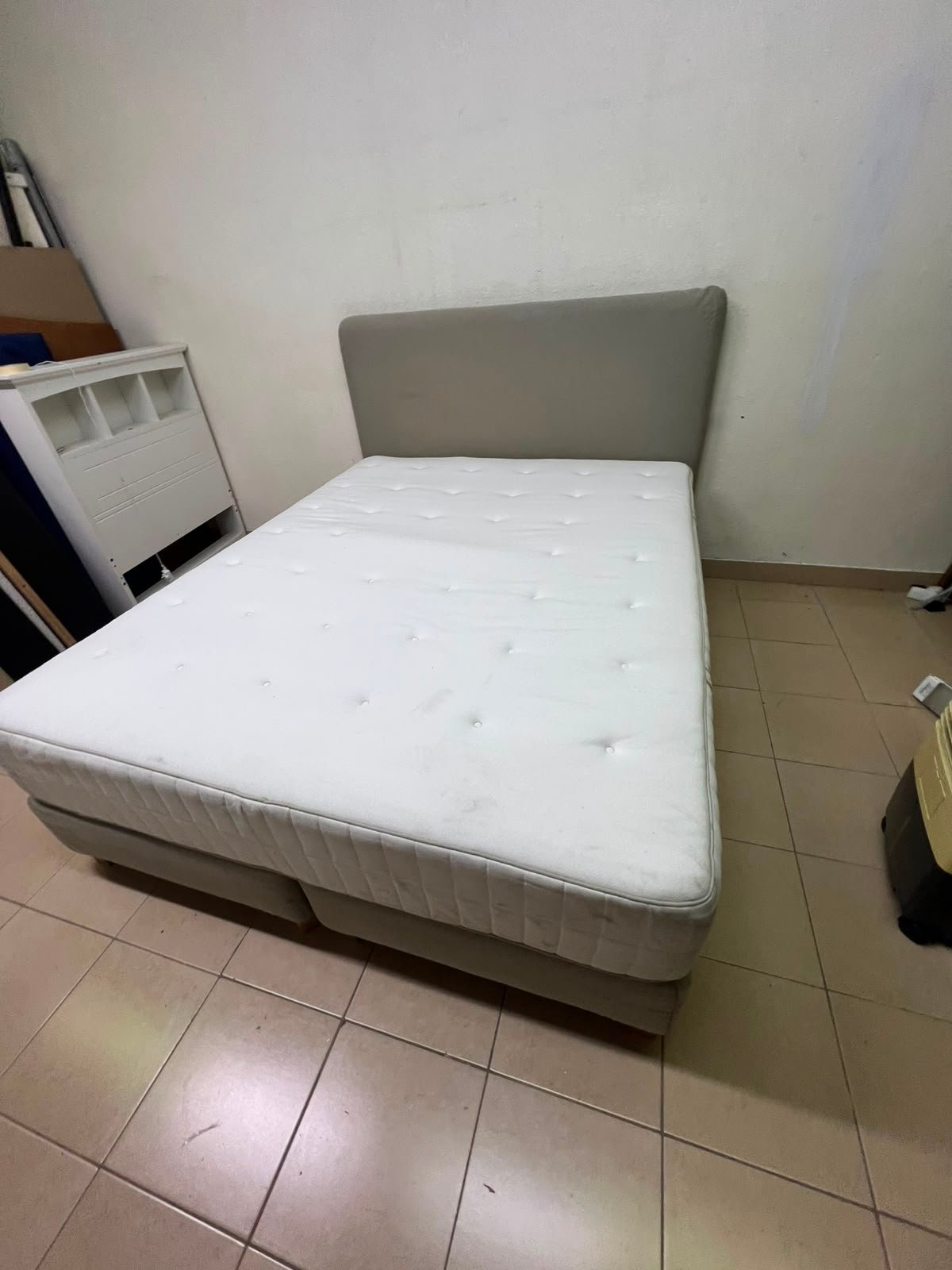 Modern Grey & White Divan Bed Set – Upholstered Headboard, Tufted White Mattress & Matching Grey Base for Bedroom & Guest Room - Image 6