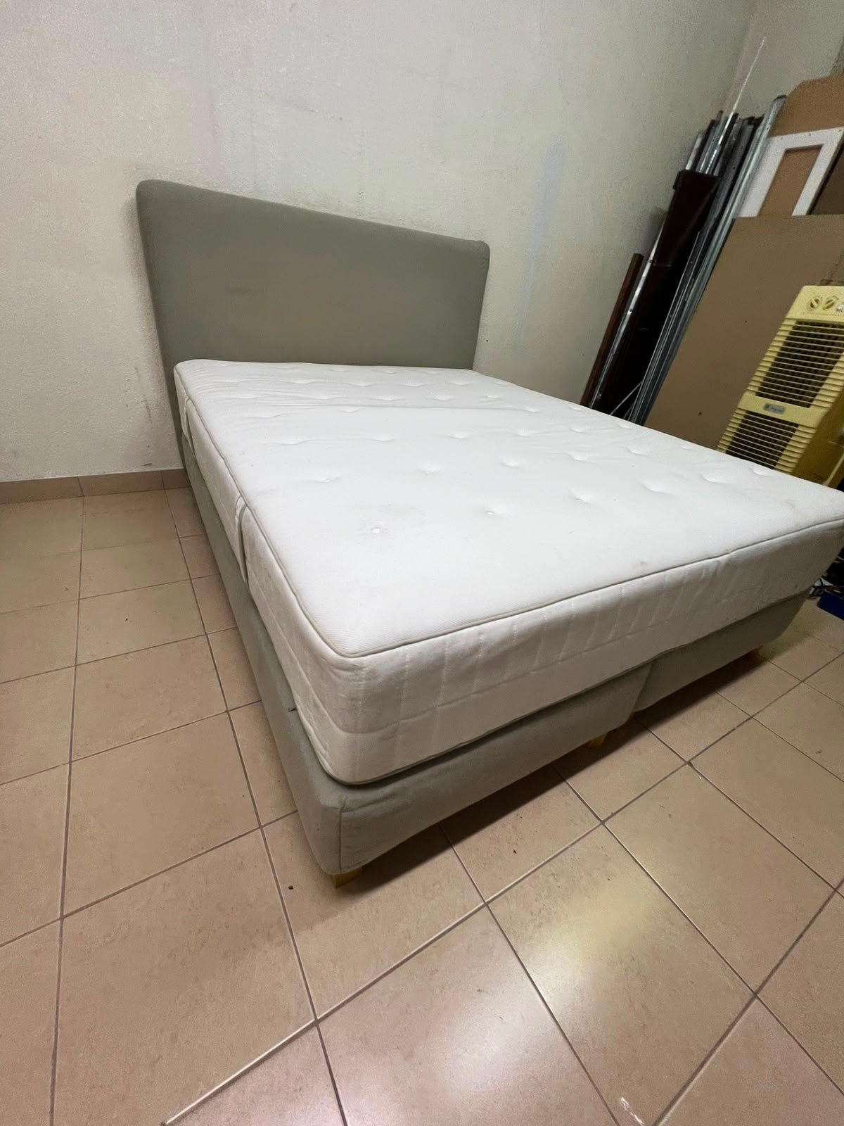 Modern Grey & White Divan Bed Set – Upholstered Headboard, Tufted White Mattress & Matching Grey Base for Bedroom & Guest Room - Image 8