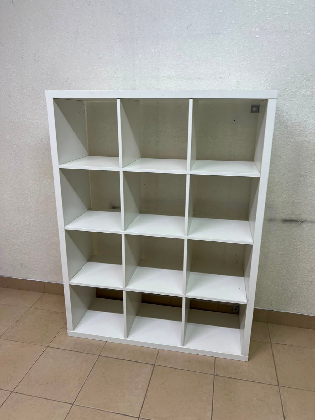 Modern White 12-Cube Bookshelf / Storage Organizer – 4-Tier Open Compartment Shelving Unit for Living Room, Bedroom & Office