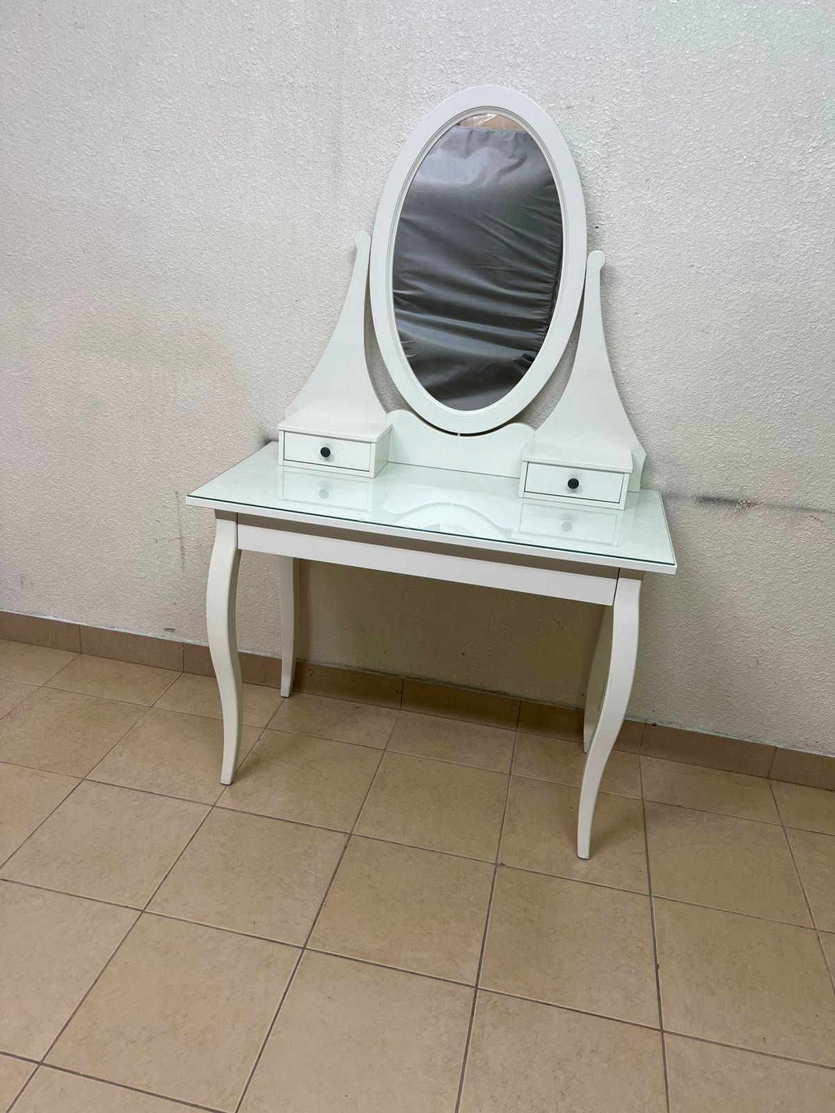 Classic White Vanity Dressing Table with Oval Mirror & Glass Top – Elegant Makeup Desk with 2 Drawers & Curved Cabriole Legs - Image 2