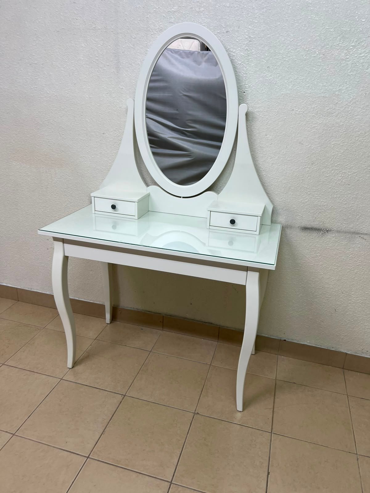 Classic White Vanity Dressing Table with Oval Mirror & Glass Top – Elegant Makeup Desk with 2 Drawers & Curved Cabriole Legs - Image 5