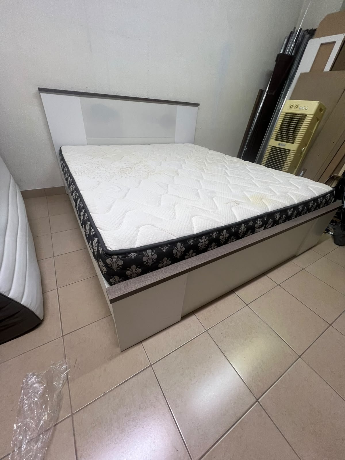 Modern Grey & White Bed Frame with Quilted Mattress – Two-Tone Wooden Headboard, White Base & Dark Floral Border for Bedroom & Guest Room - Image 7