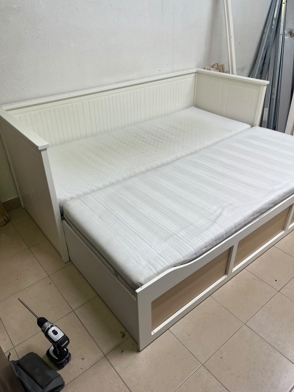 IKEA HEMNES daybed frame in white, featuring three built-in storage drawers. - Image 3